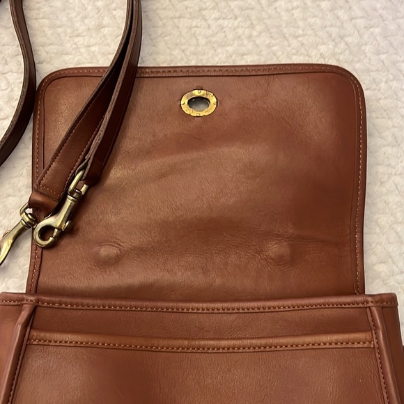 Coach Vintage 9870 British Tan Leather Shoulder Bag – Rare Classic - Picture 8 of 13